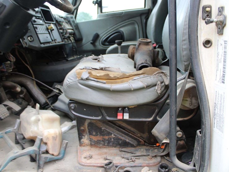 2006-international-durastar-4200-image-15
