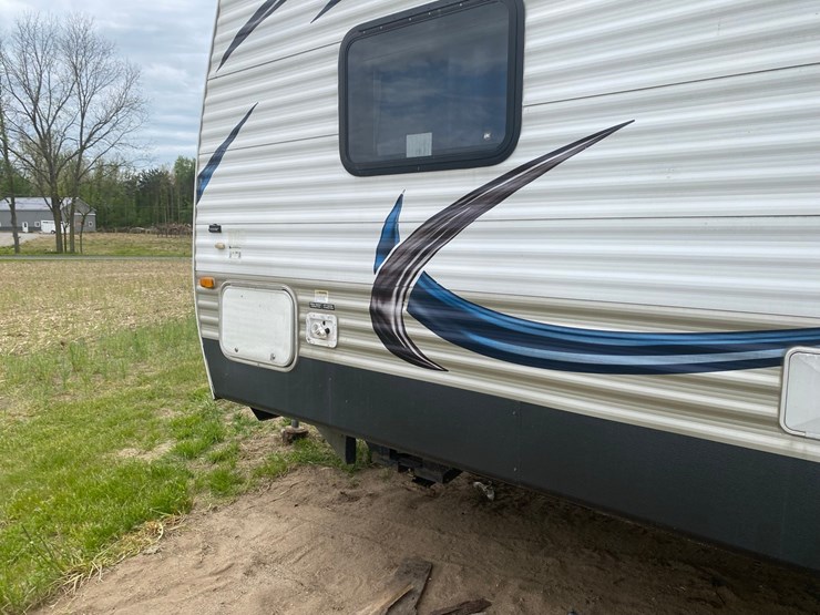 2012-keystone-springdale-rv-image-21