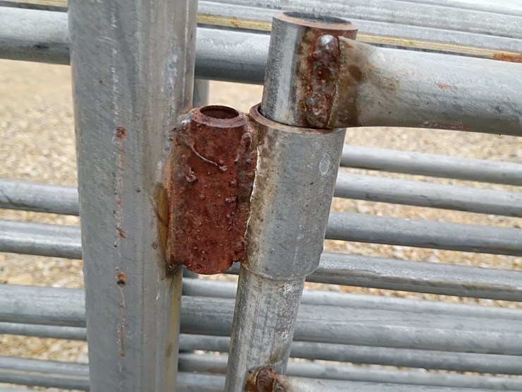 #23125-•-corral-panels-w/-gate-image-19