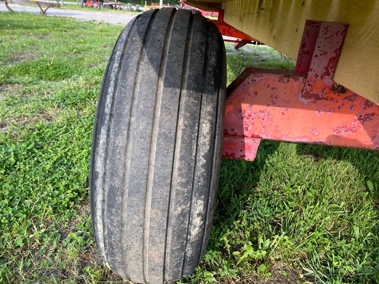 new---8’-x-18’-hay-wagon-with-gear-image-18