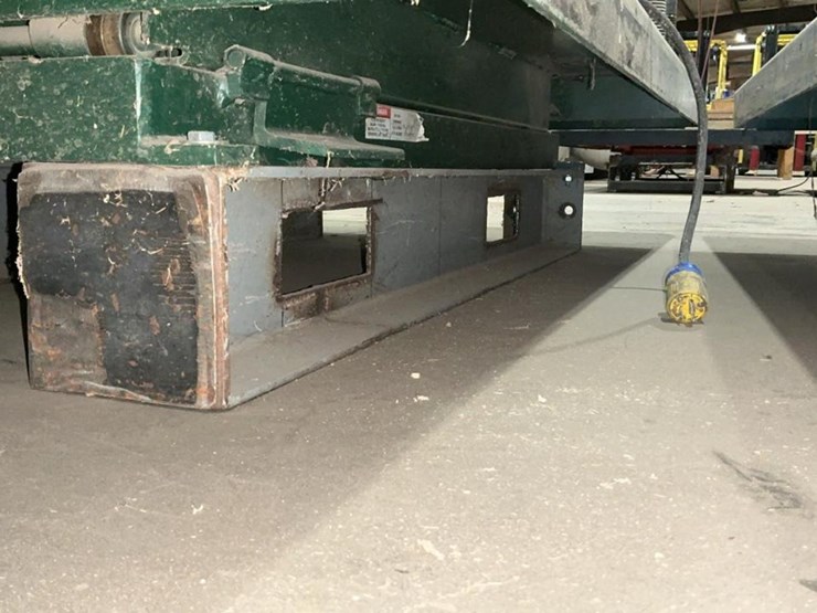 #155-•-2000-lb.-scissor-lift-image-12