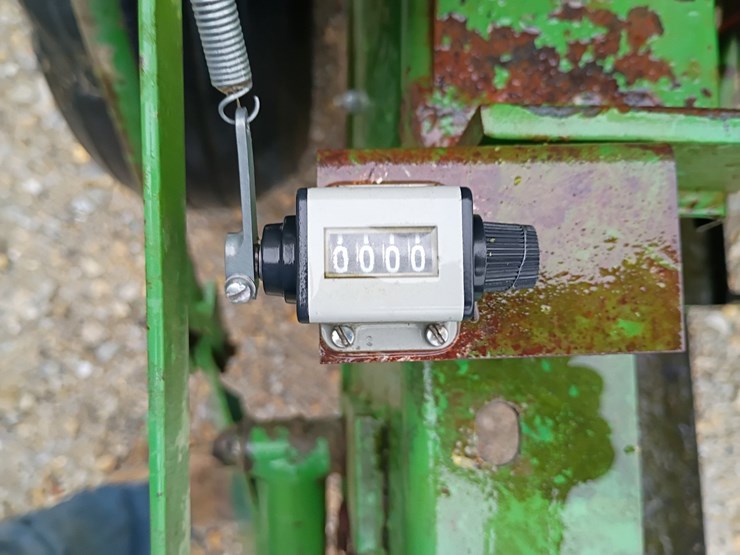 john-deere-336-image-18