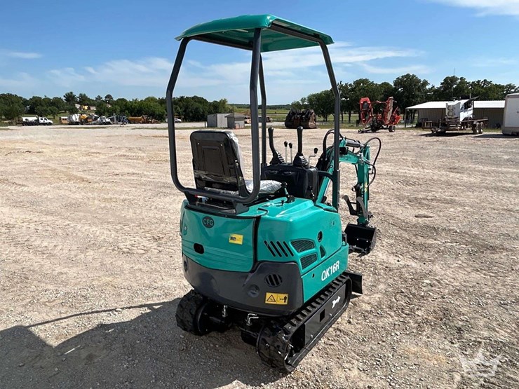 mini-excavator-image-3