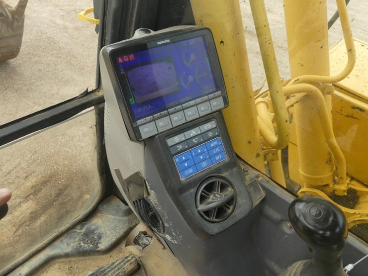 2016-komatsu-pc210-lc-11-image-13