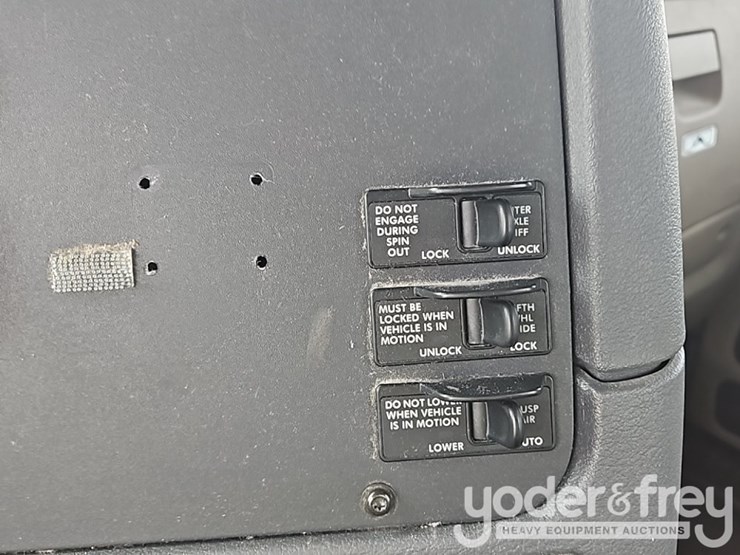 2017-freightliner-cascadia-125-image-35