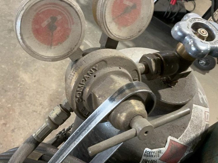 #107-•-acetylene-torch-cart-image-9
