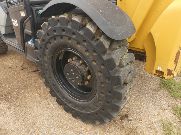 2019-caterpillar-tl1055d-image-5