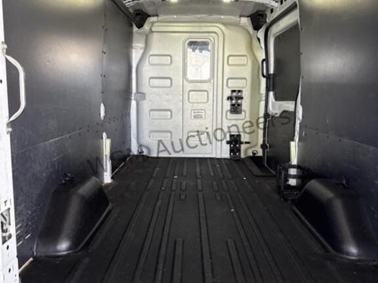 2015-ford-transit-image-12