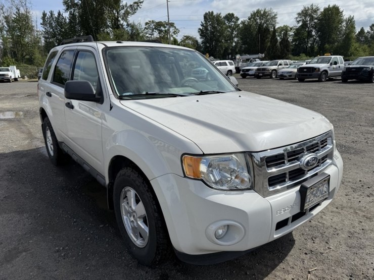 2012-ford-escape-image-2