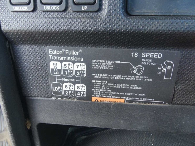 2013-caterpillar-ct660l-image-20