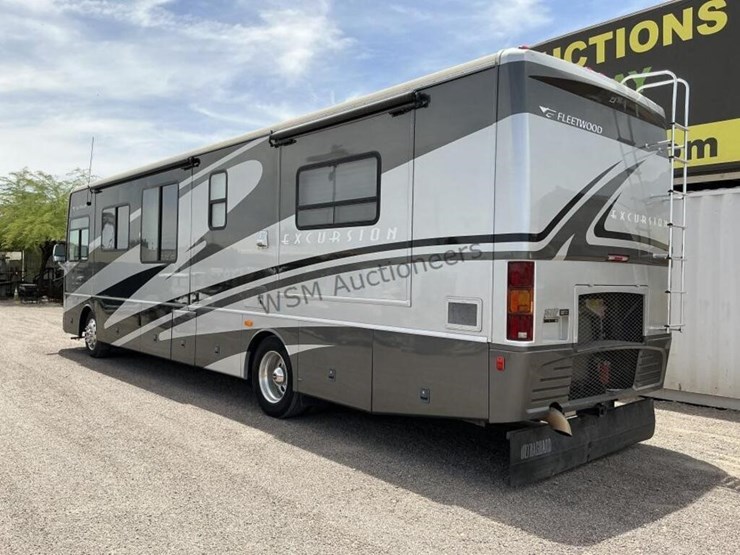 2006-fleetwood-excursion-motorhome-image-7