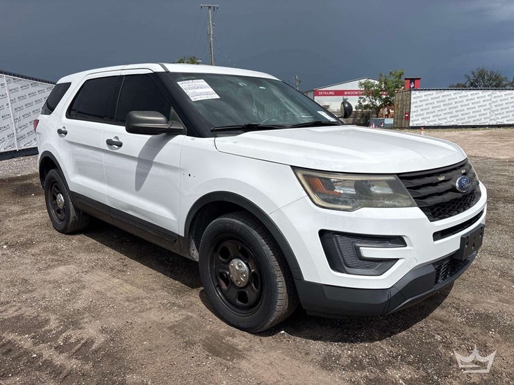 2017-ford-explorer-image-2