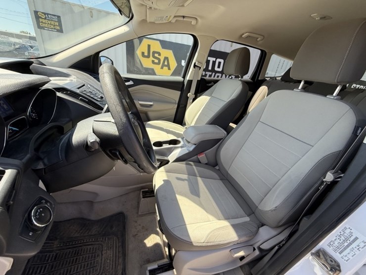 2013-ford-escape-image-23