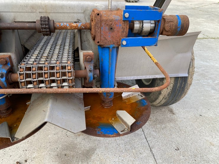 doyle-fertilizer-spreader-image-10