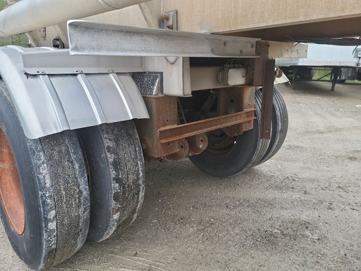 2012-brenner-8820-gallon-aluminum-tandem-axle-semi-tanker-trailer-image-15