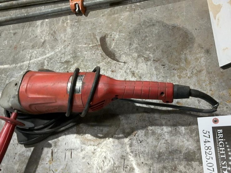 #103-•-milwaukee-9”-grinder-image-2
