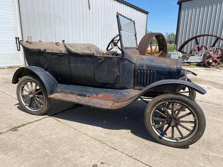 1916-ford-model-t-image-1