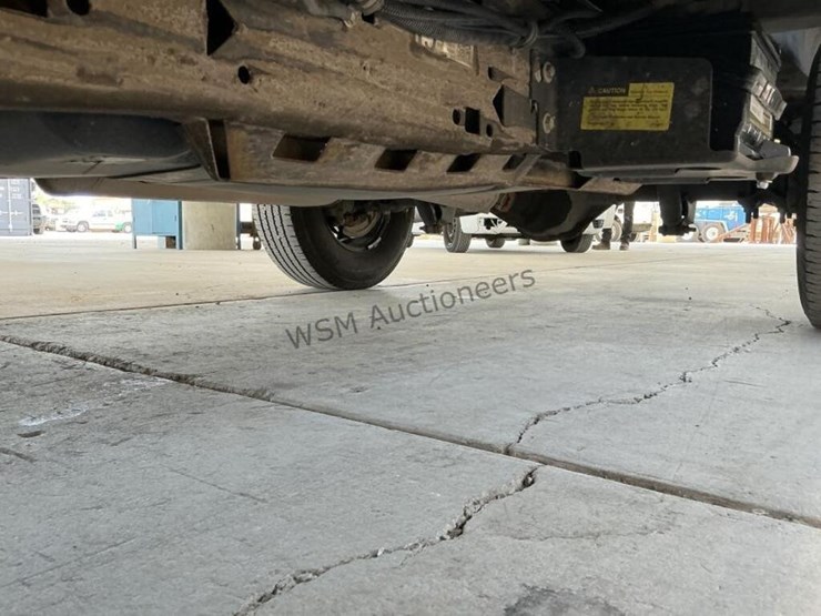 2015-chevrolet-express-2500-image-26