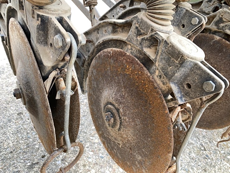 john-deere-8300-image-34