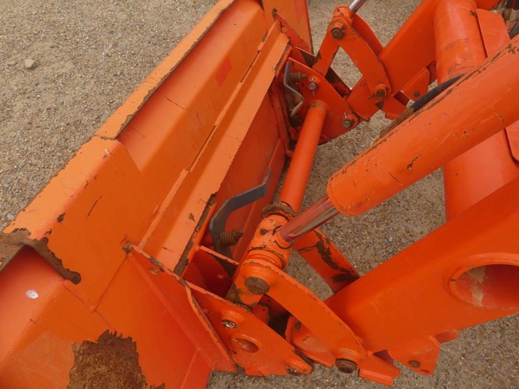 2023-kubota-m7060hd-image-8
