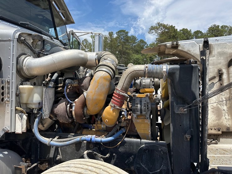2005-peterbilt-378-image-15