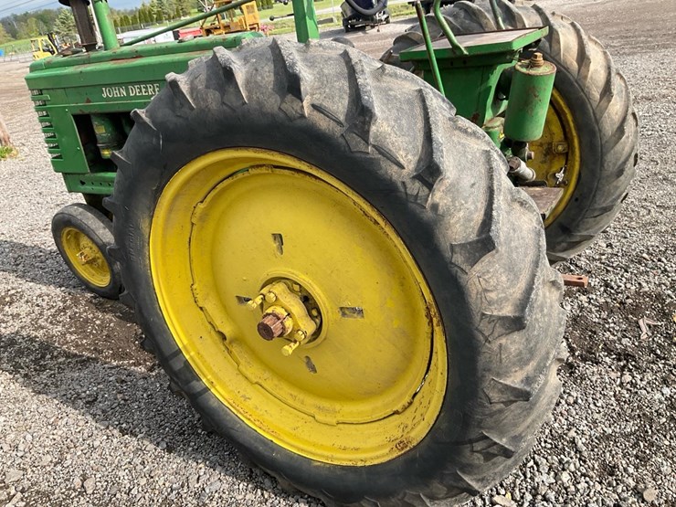 john-deere-b-image-25