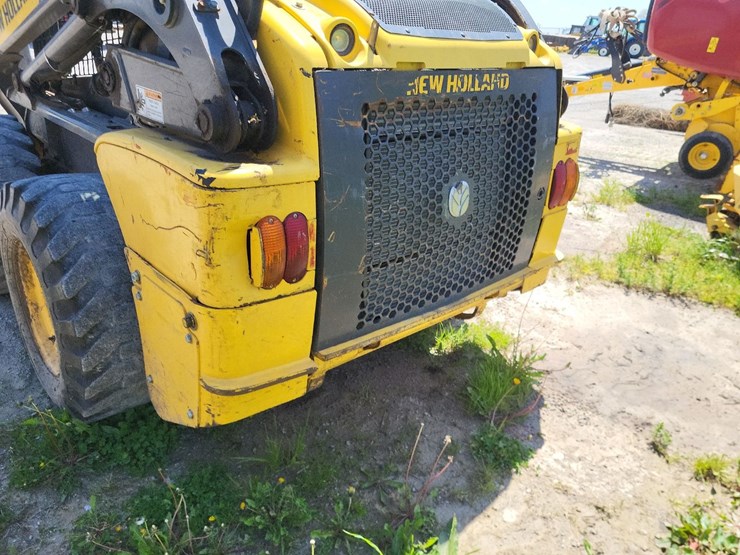 new-holland-l218-image-27