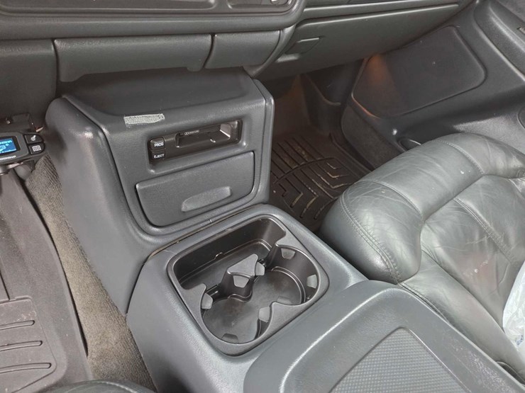 2001-chevrolet-3500-image-11