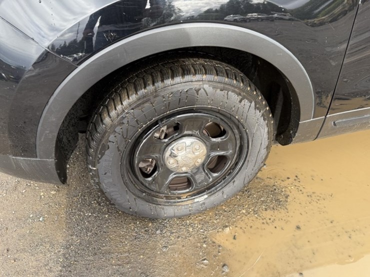 2016-ford-explorer-image-9