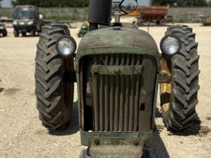 1962-john-deere-2010-image-4