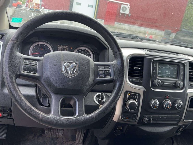 2016-dodge-1500-image-17