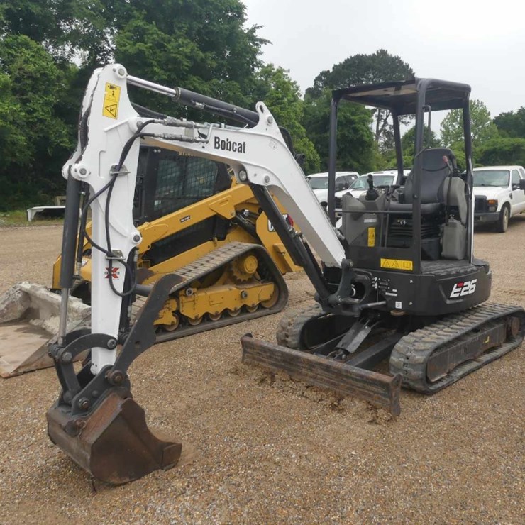 2022 BOBCAT E26