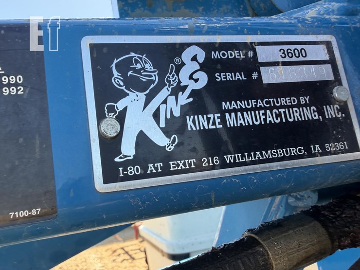 2002-kinze-3600-image-8