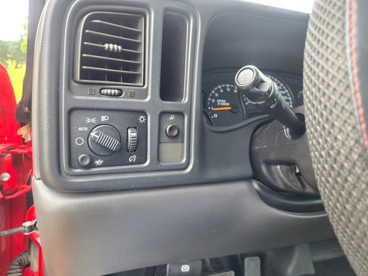 #24356-•-2006-chevrolet-silverado-pickup-truck-image-45
