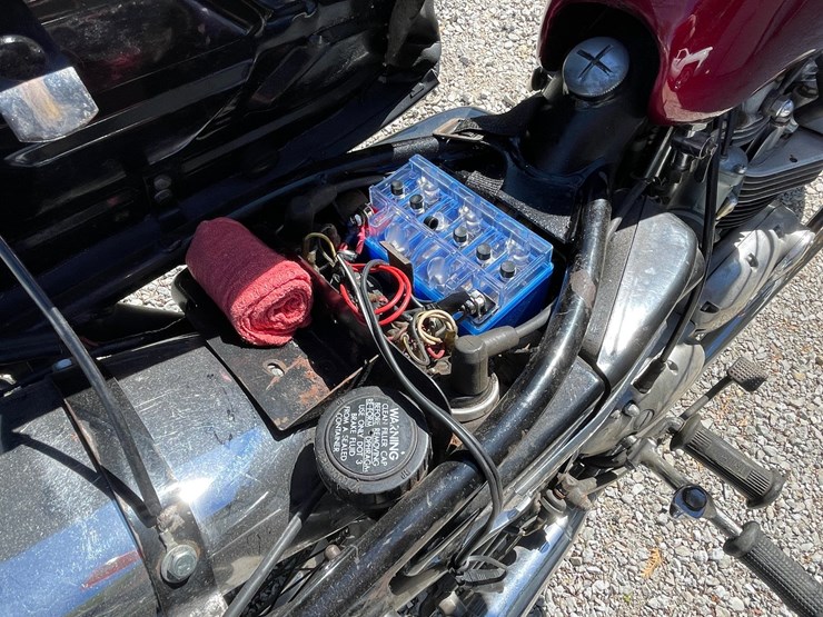 #136-•-1977-triumph-motorcycle-(has-wi-title)-(waupun,-wi)-image-28