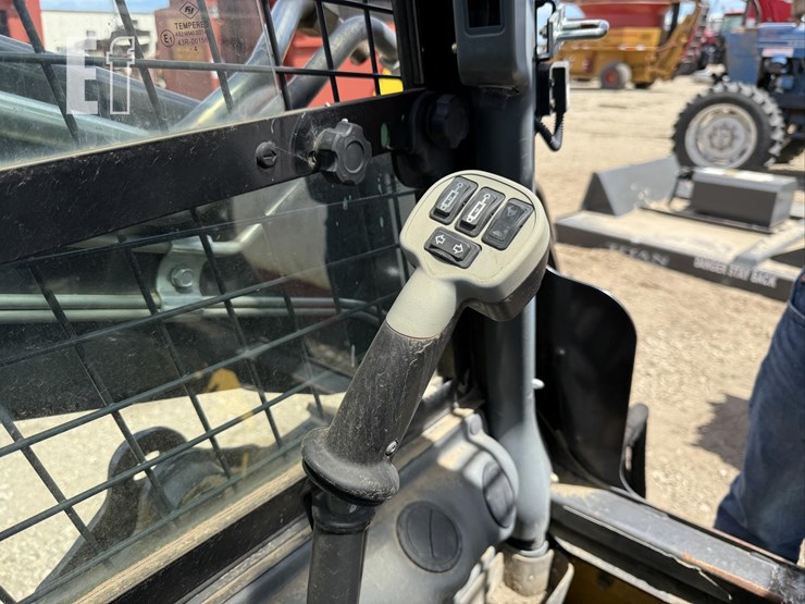 new-holland-c232-image-23