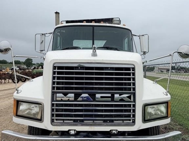 l2--1998-mack-maxi-cruise-truck-image-14