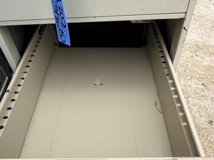 l3---cabinets/tables-image-6