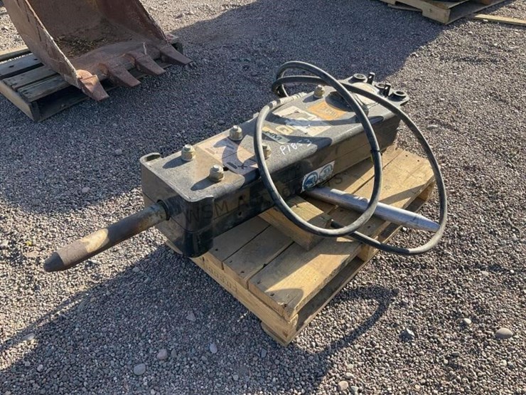 jcb-100q-hydraulic-hammer-for-excavator-image-1