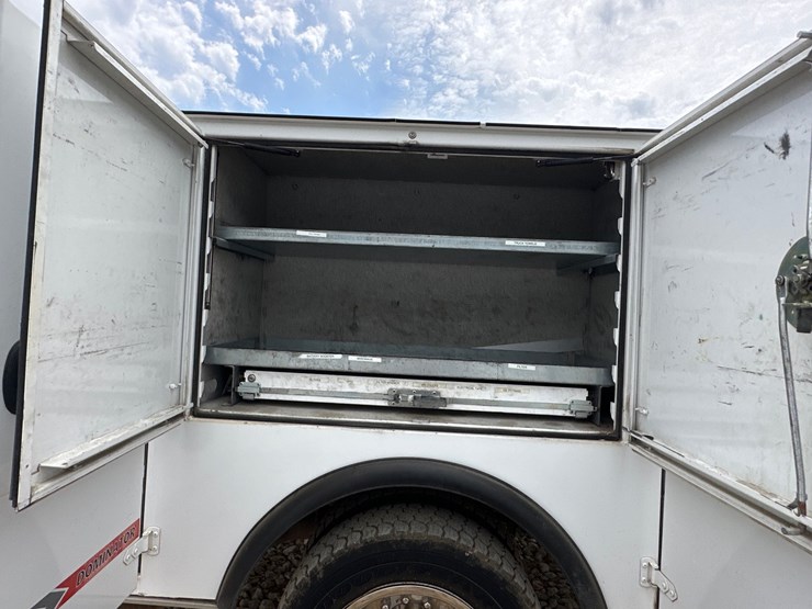 2015-ford-f550-image-10