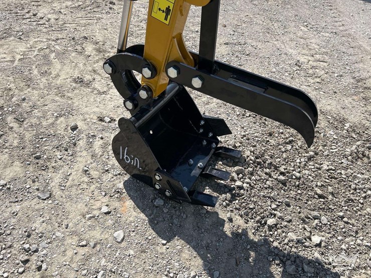 mini-excavator-image-14