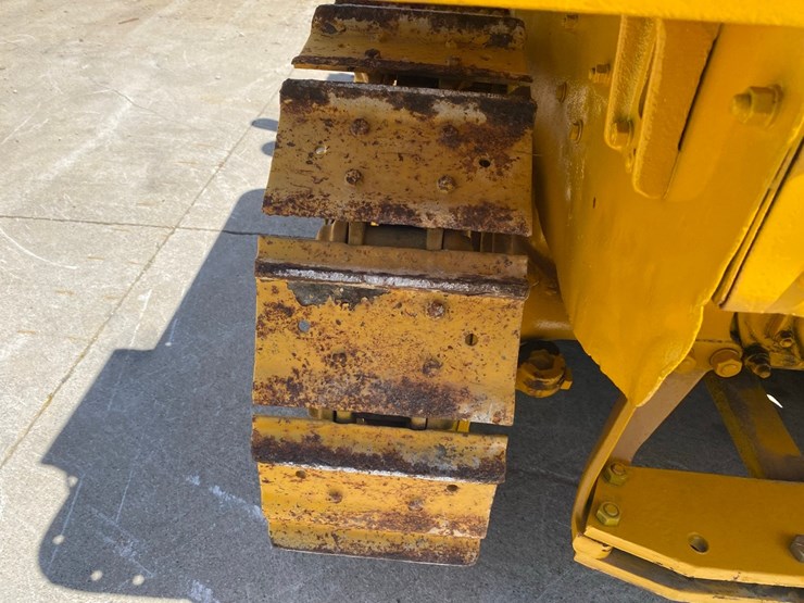 caterpillar-22-image-18