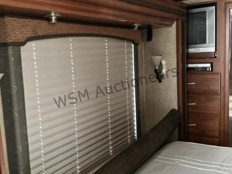 2006-fleetwood-excursion-motorhome-image-42