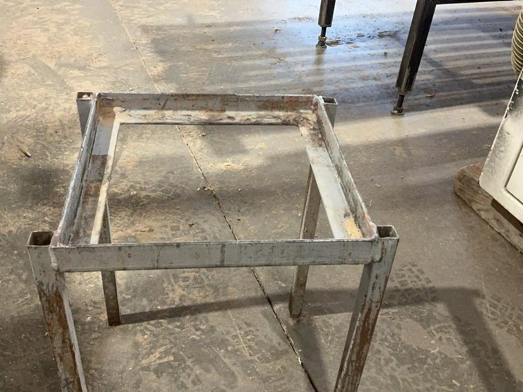 #135-•-steel-frame-workbench/shelf-image-12