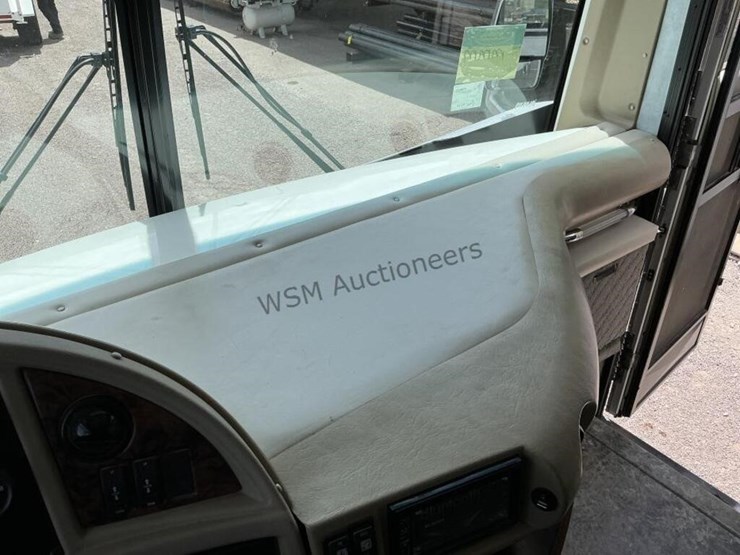 2006-fleetwood-excursion-motorhome-image-24