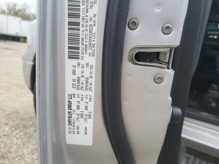 2014-dodge-1500-image-9
