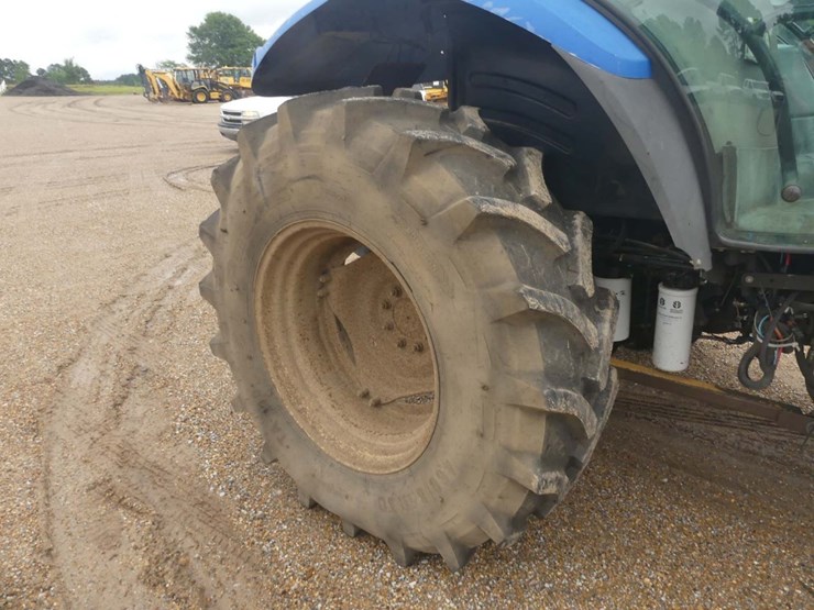 2006-new-holland-ts110a-image-9