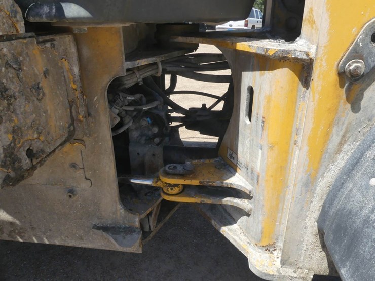 deere-524k-image-11