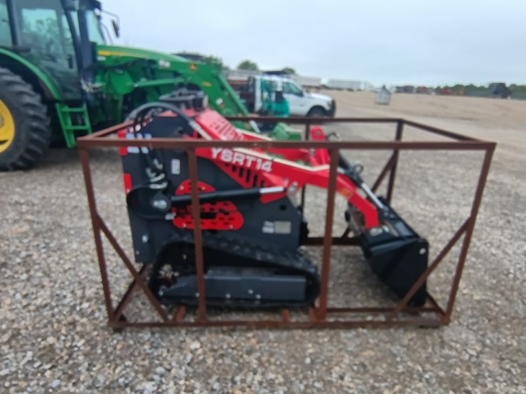 #24711-•-2025-agt-ysrt14-mini-skidsteer-image-1