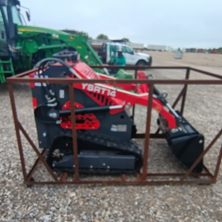 #24711 • 2025 AGT YSRT14 Mini Skidsteer